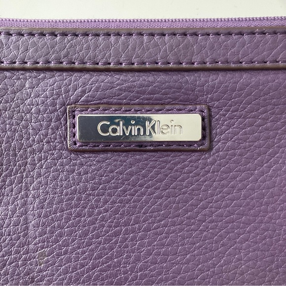 Calvin Klein Wristlet Wallet leather, purple, like new - Picture 4 of 10
